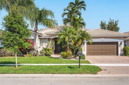 7905 Rinehart Dr, Boynton Beach, FL 33437-6363