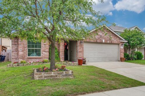 10405 Turning Leaf Trl, Fort Worth, TX 76131-3981