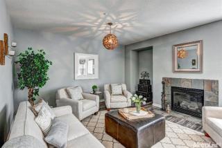 1712 Farnham Ave, Woodland, CA 95776-5154