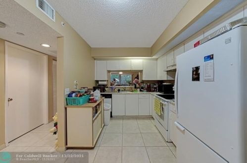 701 141st Ave, Hollywood FL  33028-2313 exterior