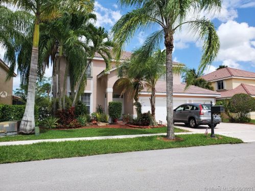 2371 180th Ave, Hollywood, FL 33029-5102