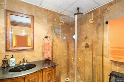 134 Demarest Ln, Montvale NJ  07645-2341 exterior