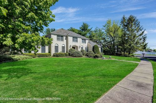 24 Meadow Ln, West Long Branch, NJ 07764-1171