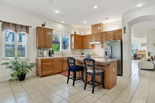 6608 Montagna Dr, Bakersfield CA  93306-7658 exterior