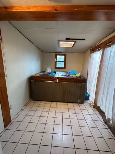 1242 Taylor Ave, New Kensington PA  15068-5531 exterior