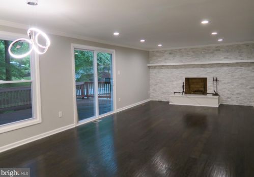 6251 Garretson St, Springfield VA  22015-3521 exterior