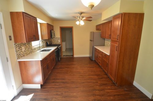 12 Warwick Rd, Parsippany NJ  07054-4041 exterior