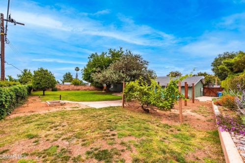 3360 Big Spg Ave, Simi Valley CA 93063-1316 exterior