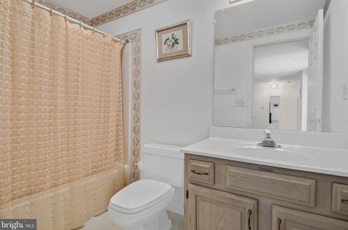 1214 White Birch Ln, Carlisle PA  17013-3591 exterior