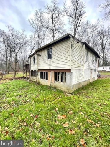 79 Breezy Park Dr, Moselem, PA 19526-8679
