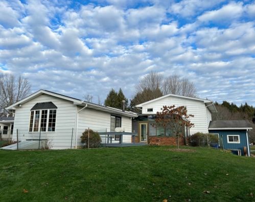25 Country Club Rd, Grove City, PA 16127-4125
