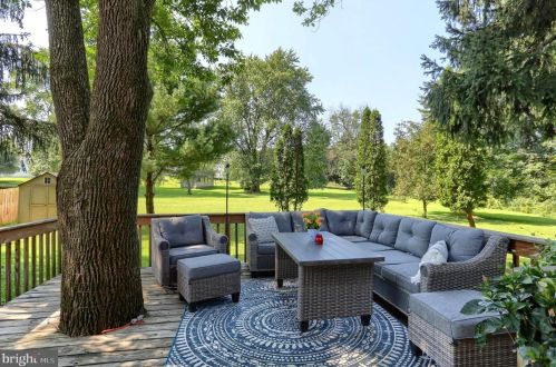 9148 Joyce Ln, Hummelstown PA  17036-9299 exterior