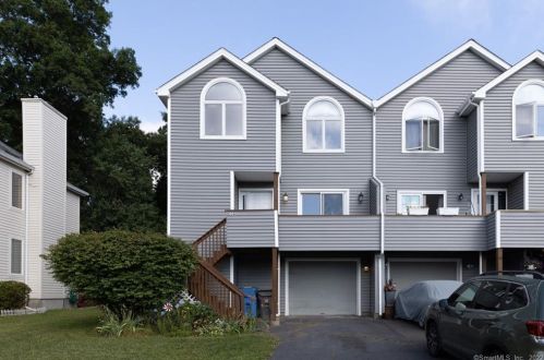 38 Jeffrey Alan Dr, Manchester, CT 06042-1704