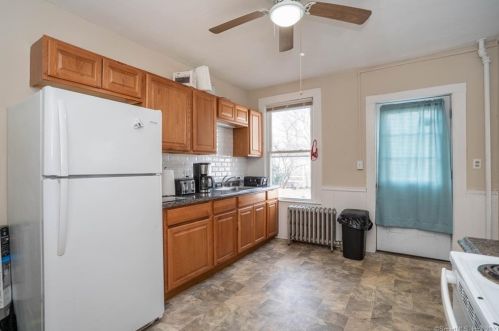 111 Eldridge St, Manchester CT  06040-5551 exterior