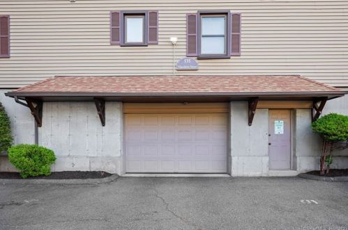 535 Vincellette St, Bridgeport CT  06606-2219 exterior