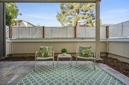 1091 Tekman Dr, San Jose CA  95122-4211 exterior