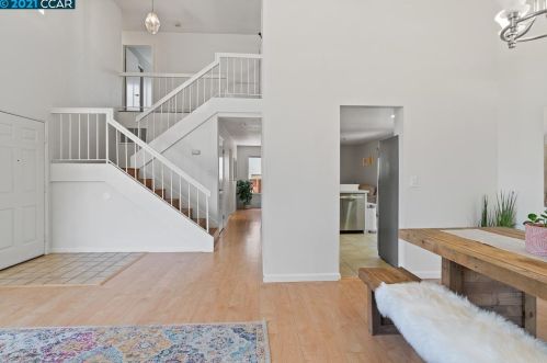 2649 Wellington Ct, Concord CA  94520-1124 exterior