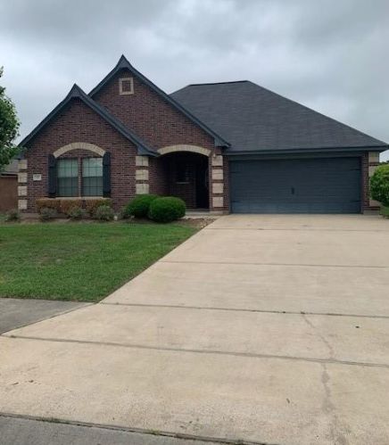 33 Texian Trl, Angleton, TX 77515-3733