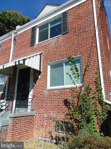 642 Chesapeake St, Washington, DC 20032-3634
