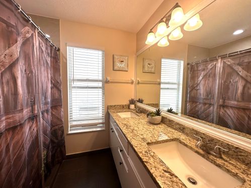 2062 Floresta Dr, Fort Pierce FL  34984-4706 exterior