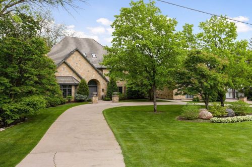 4913 Rolling Green Pkwy, Minneapolis, MN 55436-1349