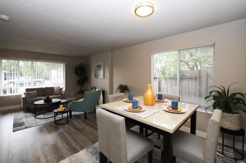 118 Oakmeade Ct, Vacaville CA exterior