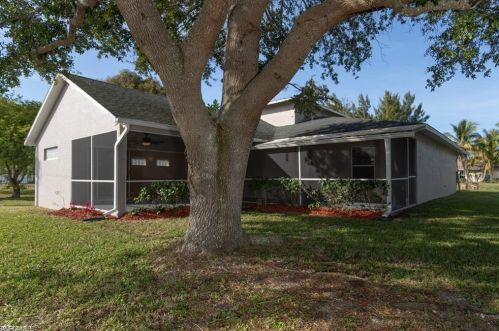 412 16th St, Cape Coral, FL 33990-2064