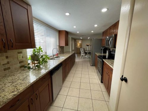 913 Lombardy Dr, Plano TX  75023-7105 exterior
