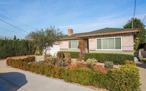 4591 135th St, Hawthorne, CA 90250-5725