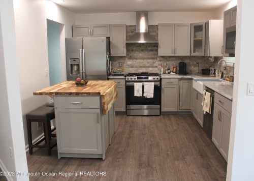 26 Rosewood Ct, Lakewood NJ  08701-5721 exterior