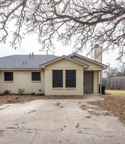 9 Foster Ct, Midlothian TX  76063-1847 exterior
