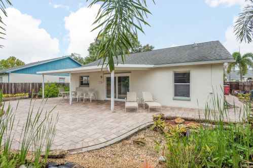 2950 Sumner Way, Palm Harbor FL  34684-1600 exterior