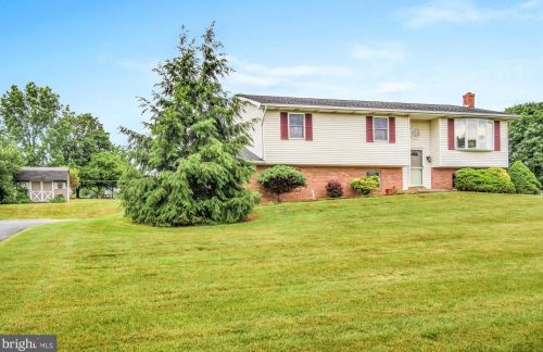 84 Meadow Dr, Centre, PA 19541-9203