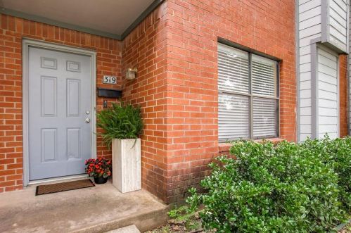 319 Towne House Ln, Richardson, TX 75081-3525