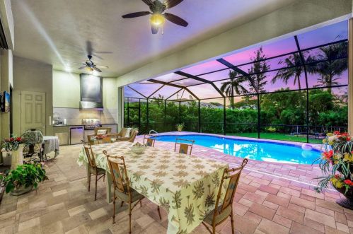 616 Somerset Ct, Marco Island FL  34145-2450 exterior