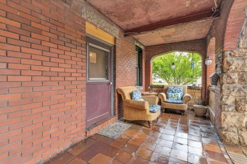 2620 10th Ave, Beaver Falls, PA 15010-3711