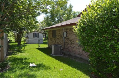 2511 Burnett Dr, Greenville TX  75402-7331 exterior