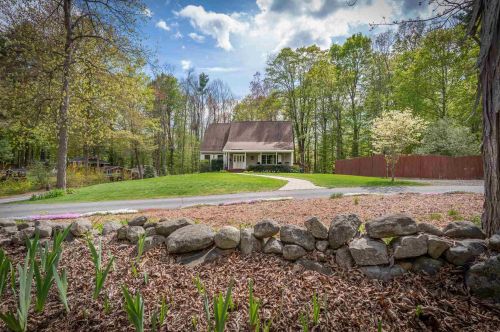 68 Long Pond Rd, Danville NH  03819-3126 exterior