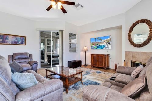 49527 Wayne St, Indio CA  92201-9752 exterior