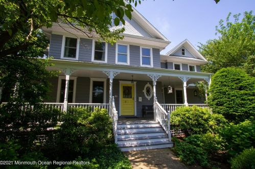 327 Branch Ave, Little Silver, NJ 07739-1102