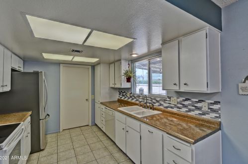 13118 Meeker Blvd, Sun City AZ 85375-5204 exterior