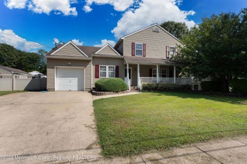 361 Elm Ln, Bricktown, NJ 08723-6358