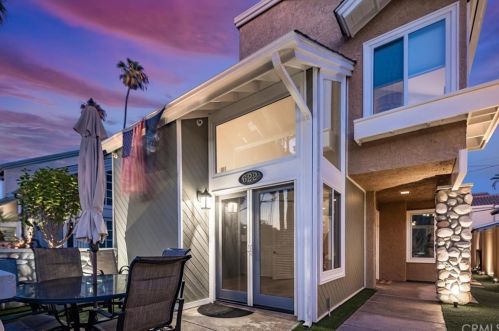 622 9th St, Huntington Beach, CA 92648-4641