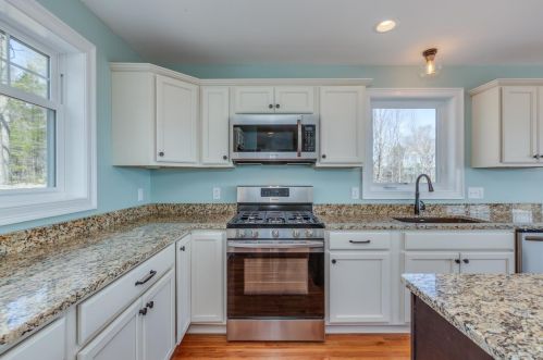 875 Valley Rd, Washington NH  03280-3122 exterior