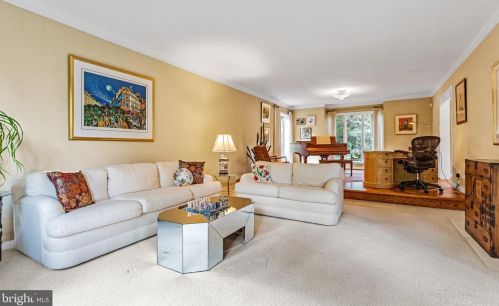 1483 Buck Crk Dr, Yardley PA 19067-4053 exterior