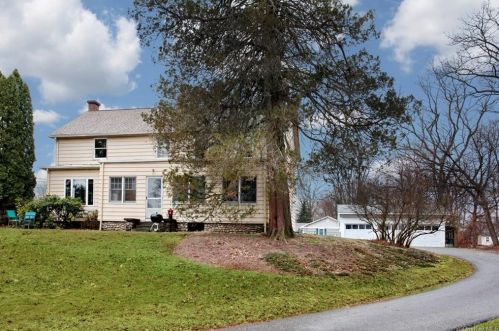 4 Lyle Ter, Garnerville, NY 10923-1734