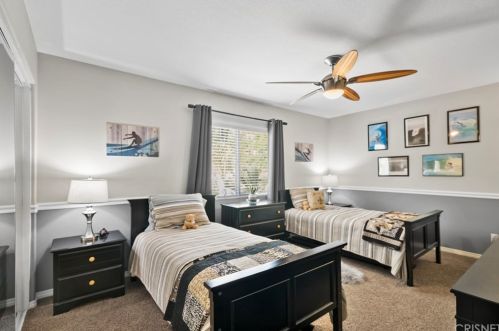 28531 Redwood Canyon Pl, Santa Clarita CA  91390-5723 exterior