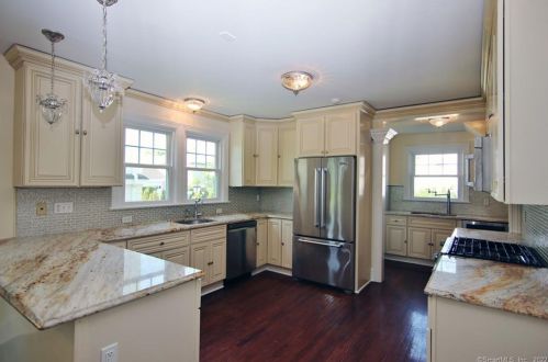 957 1st St, Stamford CT  06902-5102 exterior