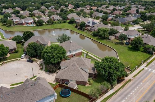 2112 Huron Cir, Denton TX  76210-2951 exterior