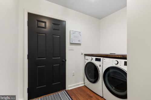 2146 Stonecrest Dr, Lancaster PA  17601-5437 exterior